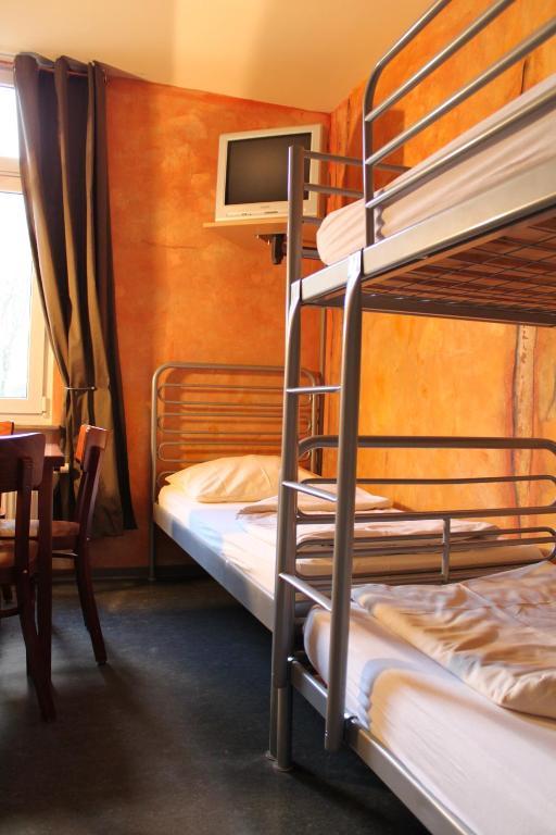 Alex 30 Hostel *