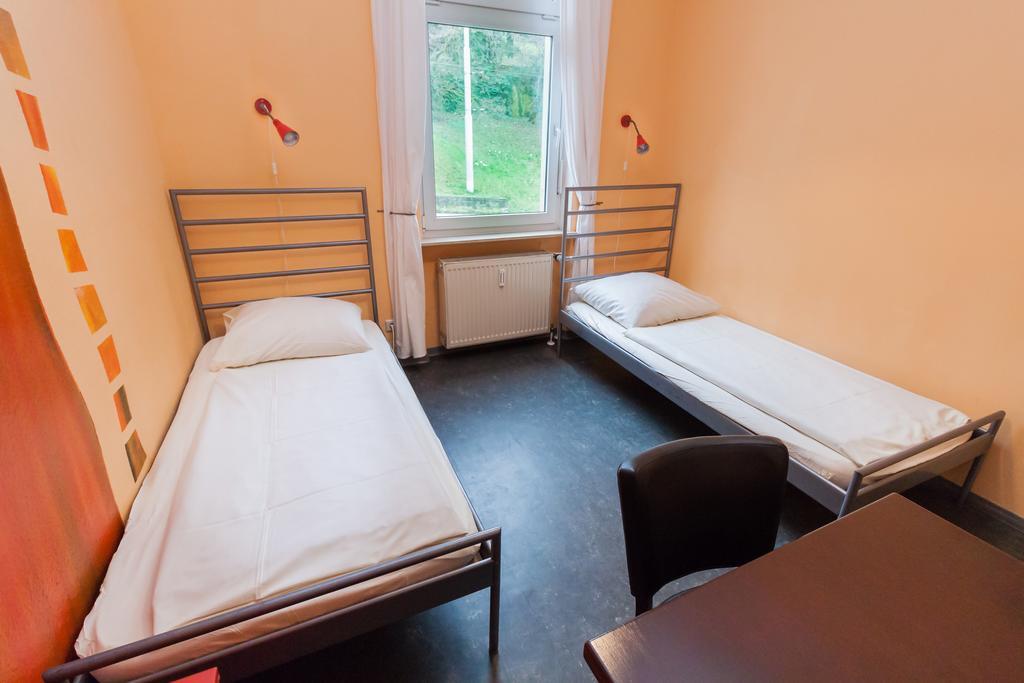 Auberge de jeunesse Alex 30 *