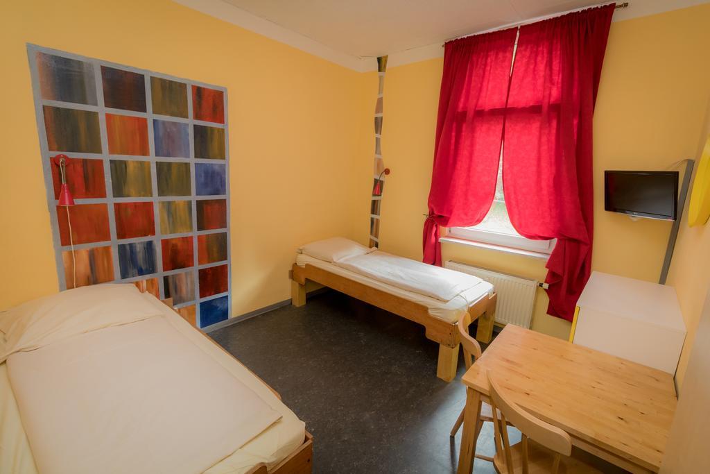 Auberge de jeunesse Alex 30 *